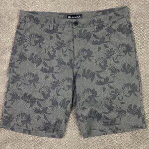 Travis Mathew Shorts Mens 36 Gray Inlet Hybrid Shorts Stretch Floral Performance